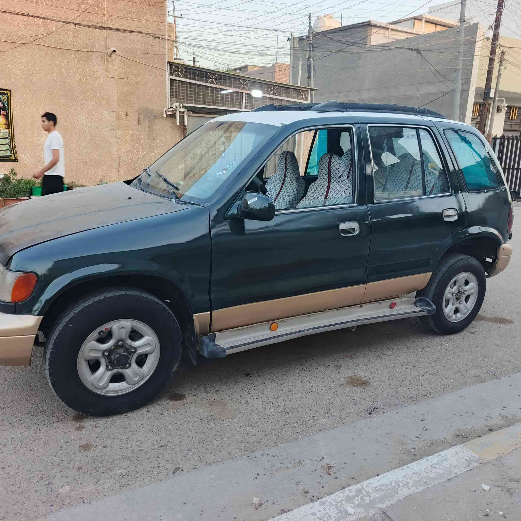 كيا سبورتج قديم 1994 كير عادي فور ويل السياره مصبوغة عام بدون بوليش يراد لها ترتيب السعر 30 العنوان بغداد الشعله ***********
