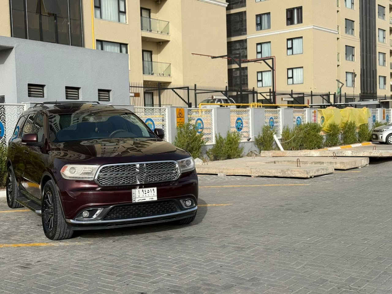 سلام عليكم دوركو موديل 2012 خليجي مكينه هيمي 8 سلندر جاهزه السياره كير ومكينه وكسل وتخم تاير كله جديد بيهه 4 قطع صبغ اثر طخه صطحيه بدون كل دواخل كفاله لغد وشاصي ودواخل مكاني بغداد حي الجهاد السعر ب 155 السياره فول مواصفات لاتصال ***********
