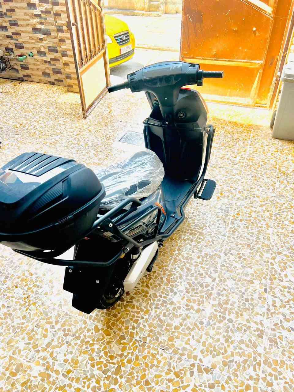 ماطور سكنس نضيف بعده جديد قبل كم يوم اخذته 
بطاريات اجداد كلهن بعدهن سعره800بي مجال لشراي
***********
