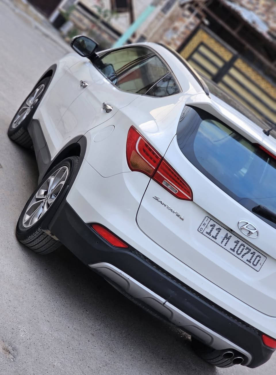 السلام عليكم.. سنتافي كويتي خليجي 2015 
السياره على وضع الشركه فول 1\1 معروفه الكويتي  ((حادث قطعه وحده فقط باب الصدر بي طخه و مبدل باب وكاله ))
رقم بغداد انكليزي تحويل مباشر 
محرك 6 
7راكب 
3قطع تبريد 
بانوراما 
كاميرا دواره وحساسات 
لد ابيض 
شاشه لمس 
كشن جلد
بصمات تشغيل وابواب 
مري شفط +اشاير مري +ترحيب 
مانع انزلاق 
نزول منحدرات 
4×4 
وضعيات قياده كامله 
تدفئه وتبريد بالمقاعد 
تحكم بجميع وضعيات المقاعد 
سايد بريك دكمه 
زراكات لايت 
نضام ECO  وبعد بيها مواصفات
 
كربلاء طويريج.. سعر 175 وبيها مجال ***********
