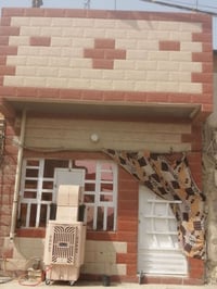 نصف قطعة للبيع شرك طابق واحد على شارع ٦٠ قطاع٧٤ نظيفه جدا للاستفسار ٠٧...