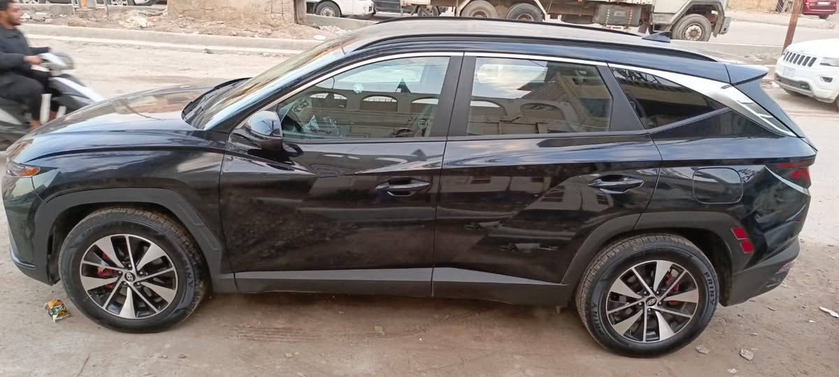 سلام عليكم 
توسان أمريكي للبيع 
موديل 2024 
زيرو ماشيه 18
رقم بغداد 
تخم تاير جديد 
رادار امامي وخلفي 
موصفات الامريكي فول 
اتصل وتدلل 
***********
