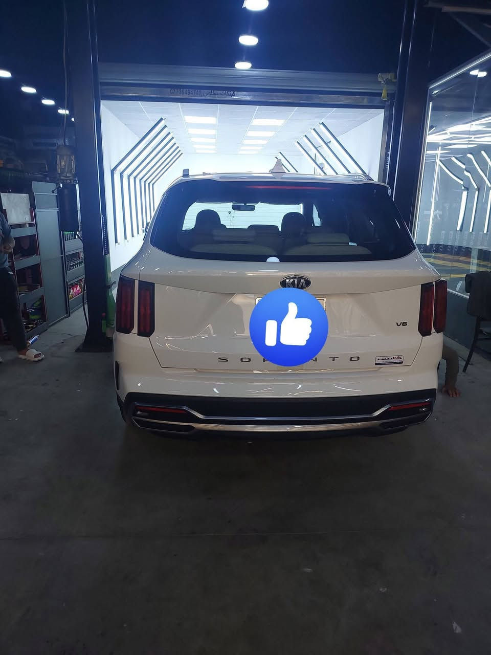 السلام عليكم ورحمة الله وبركاته كيا سورنتو خليجي موديل 2021 كفالة عامة  عدى اربع اصابع بارد بالجنطه وشخط بالچامرلغ اليمين قدر اصبع رقم بغداد بأسمي فول مواصفات عدا البانوراما  والفور ويل 6 سلندرر
المواصفات 
عدد الكشنات 2 كهربائي 
تبريد 3 قطع مناخين
تشغيل عن بعد 
تشغيل بصمة 
ابواب بصمة 
جنطة بصمة شفط 
ويل كب كروم حجم 19 عدد 5
شاشة كبيرة نظامين ابل كار بلي واندرويد كار بلي 
شاشة للتبريد 
شاشة اعطال 
عداد الكتروني
كامرة خلفية
مري شفط 
تحكم مري كهرباء
تحكم ستيرن جهتين 
حساسات امامية خلفية
لايت زينون أربعة عدسات
لدات امامي خلفي 
بردات خلفية بلادي
اربعة وضعيات قيادة 
مثبت سرعة 
بعد بيها هواي مواصفات تجي وتشوف
مكاني ديالى بعقوبة 
السعر 270
للأستفسار أكثر اتصل وبي واتساب *********** وبي واتساب
