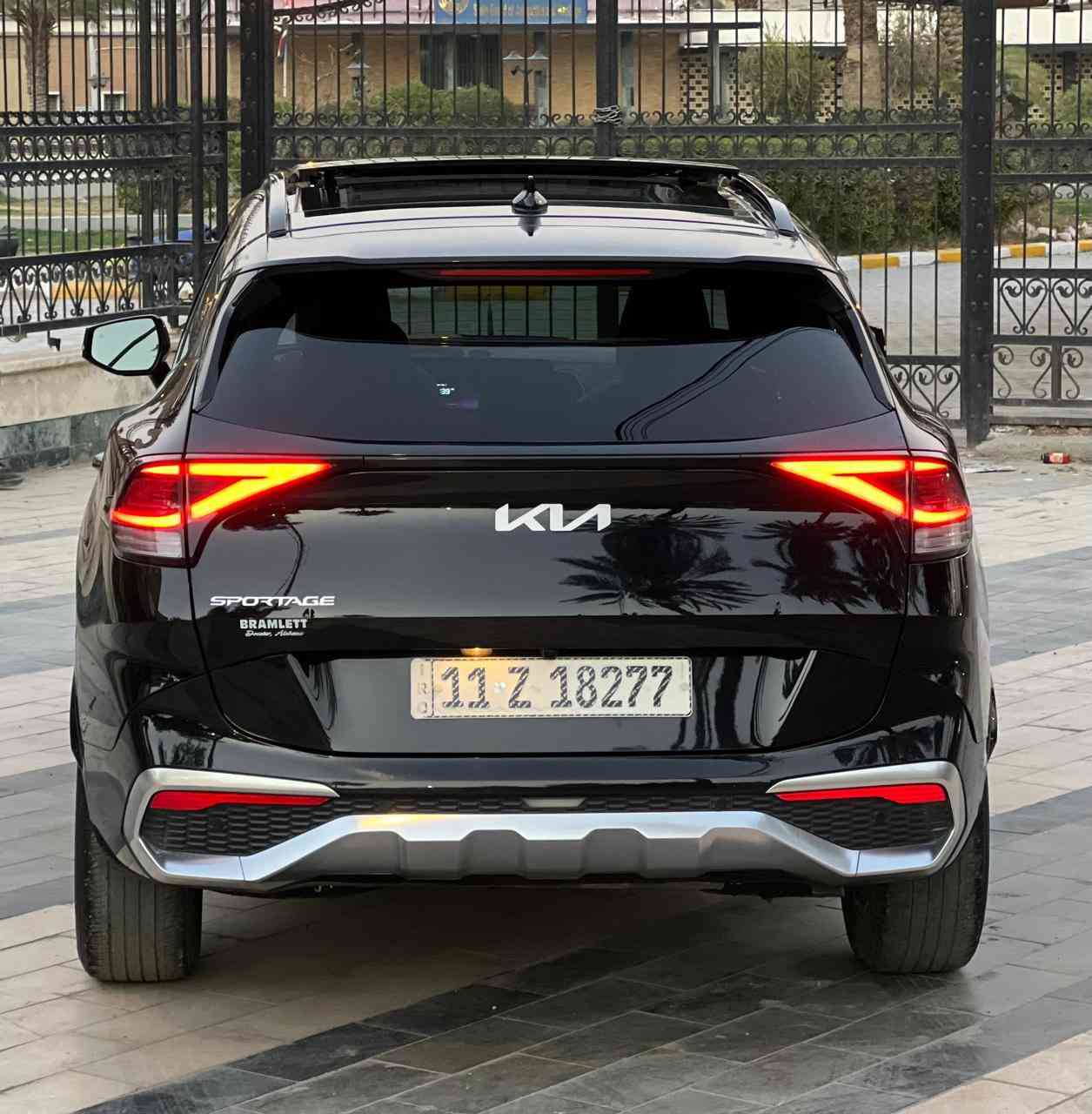 سلام عليكم كيه سبورتج وارد امريكي حادث دعاميه فقط بدون قطره صبغ الساره جديده موديل 23  ماشيه 34 فول مواصفات بانراما بصمه داخل مشمشي بلادي صندوك كهباء سياره مناقصها اي شي جاهزه باقي الموافات معروفه السعر 205 وبي مجال ***********
