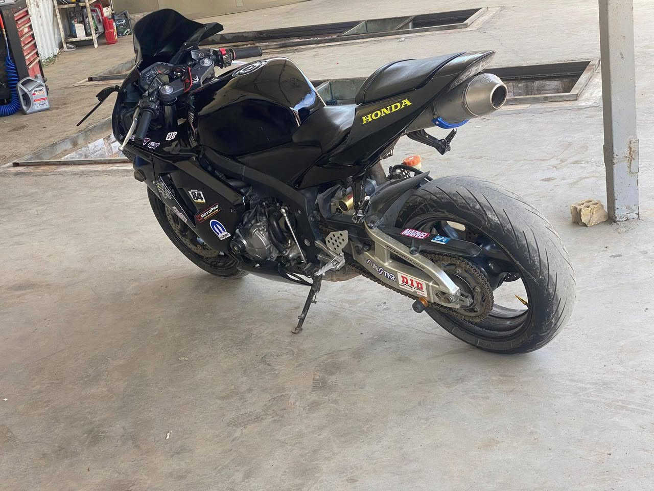 السلام عليكم دراجه Honda CBR 600Rr دراجه جديده بمعنى الكلمه كير ومكينه بلادي ممفتوح  شلعه ومعدل فول  دراجه عليها ادامه كامله بلكات نوزلات بانزين كله محسن  دراجه كلش حلوه سعرها 28 وبي مجال  مكاني بغداد البنوك 
***********
***********
موجود واتساب ورصيد

