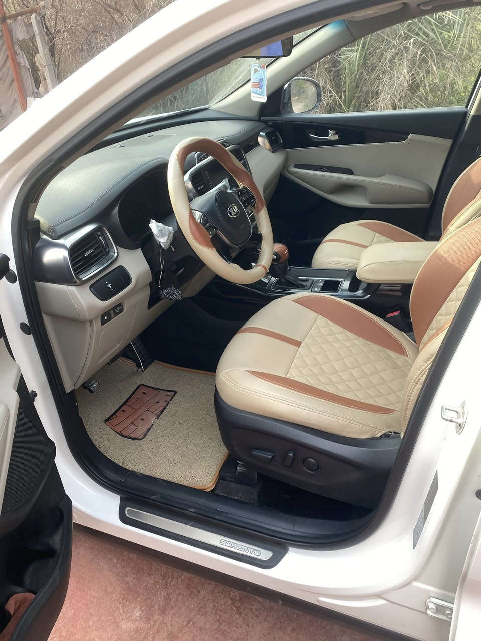 السلام عليكم سونتو ٢٠١٩ خليجي السياراه جديده استخدام شخصي فوال موصفات رقم بغداد بسمي مداور ثاني يوم 
جنطه كهربائيه 
تبريد ٣قطع
الاتصال ***********
