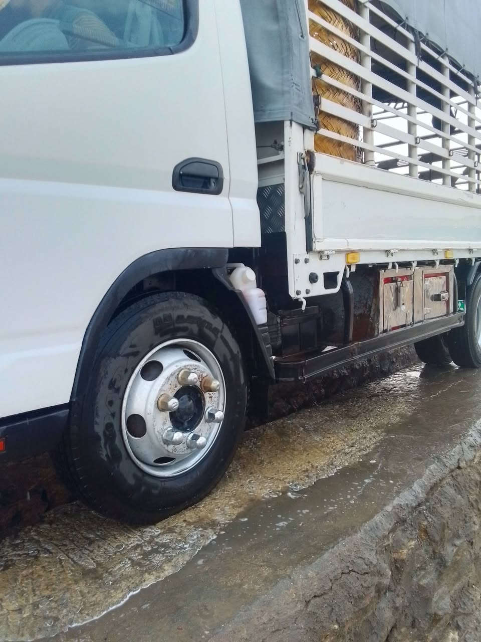 السلام عليكم كنتر للبيع محسن كويتي موديل 16مكفول كفالة عامه تختم تاير حداديه باتريات جديد جام كهربائي رقم بغداد مشروع وطني.... العنوان السماوه.. رقم***********
