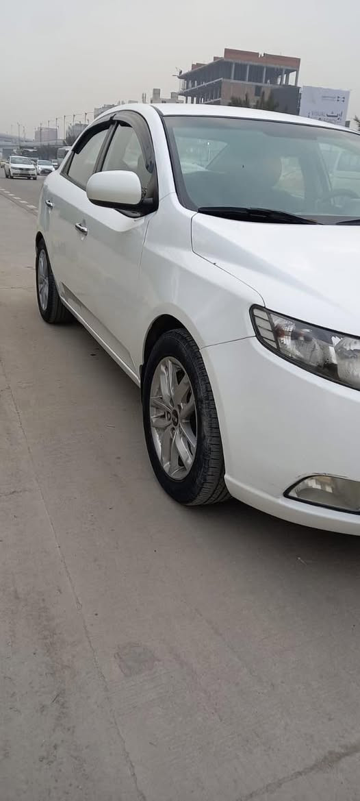 السلام عليكم سيراتو ١٢ سليمانيه بسمي السياره بيهه صبغ شبر باب السايق وبيهه كارت والباقي جديد ومكفول كير مكينه تبريد تدفئه السياره ماشيه ١٥٥ الف السياره جديده بمعنه الكلمه سعرهه ١١٠ مكانهه الدوره ***********
