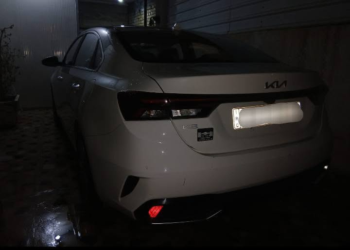 السلام عليكم 
كيا k3
ماشية 57 الف كيلو
موديل 2023 بأسمي 
السعر 130 ورقة وبيها مجال 
المكان بغداد زيونة
 الرقم ***********
