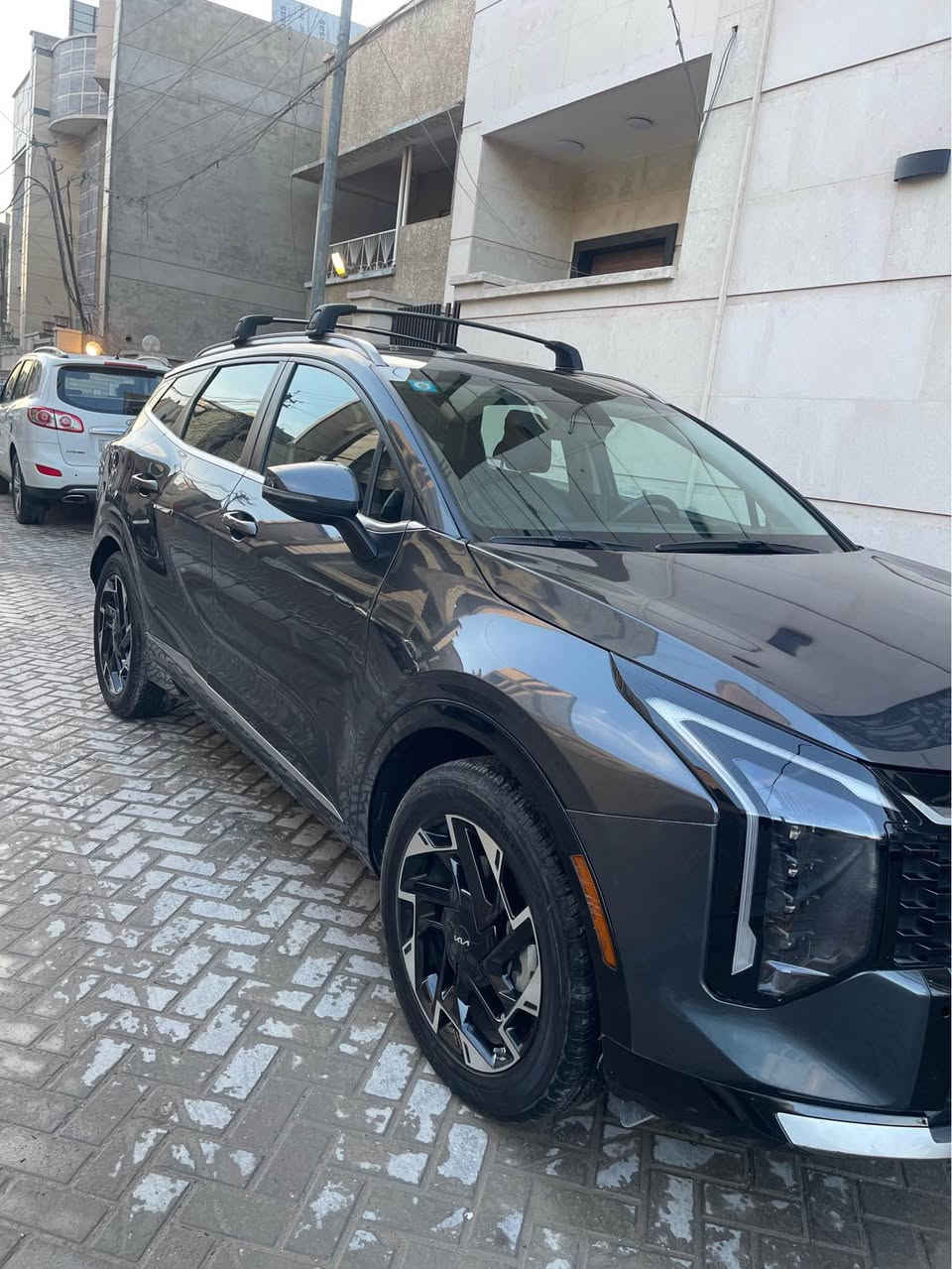 السلام عليكم سبورتج وارد امريكي موديل 2023 محدث البجم 2026 صبغ 3 قطع تصليح درجه اولى وسياره مصروف عليها وجاهزة بدون نواقص السعر 180 وبيها مجال مكانها بغداد الرصافه ورقمها بغداد دولي جديد صور الحادث راسلني ادزهم خاص 
*********** بغداد, العراق
