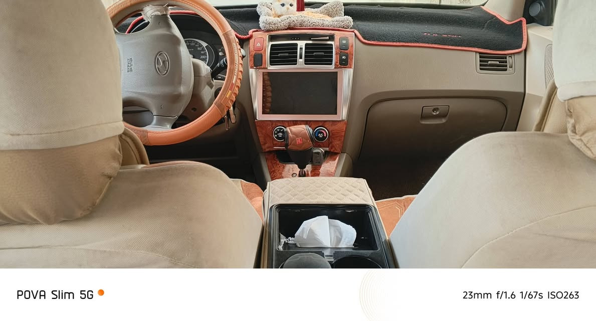 السلام عليكم للبيع توكسان موديل 2008 مكينه 2000 فورويل بها قطعتين صبغ جاملقات الاماميه سابقهن على ايدي اثر شخوط وعندي صور قبل الصبغ سياره خليجي سياره معروضه 112 وبيها مجال شيء بسيط ترهم مراوس باوباما  تكون نظيفه 2010 2009.  ***********
