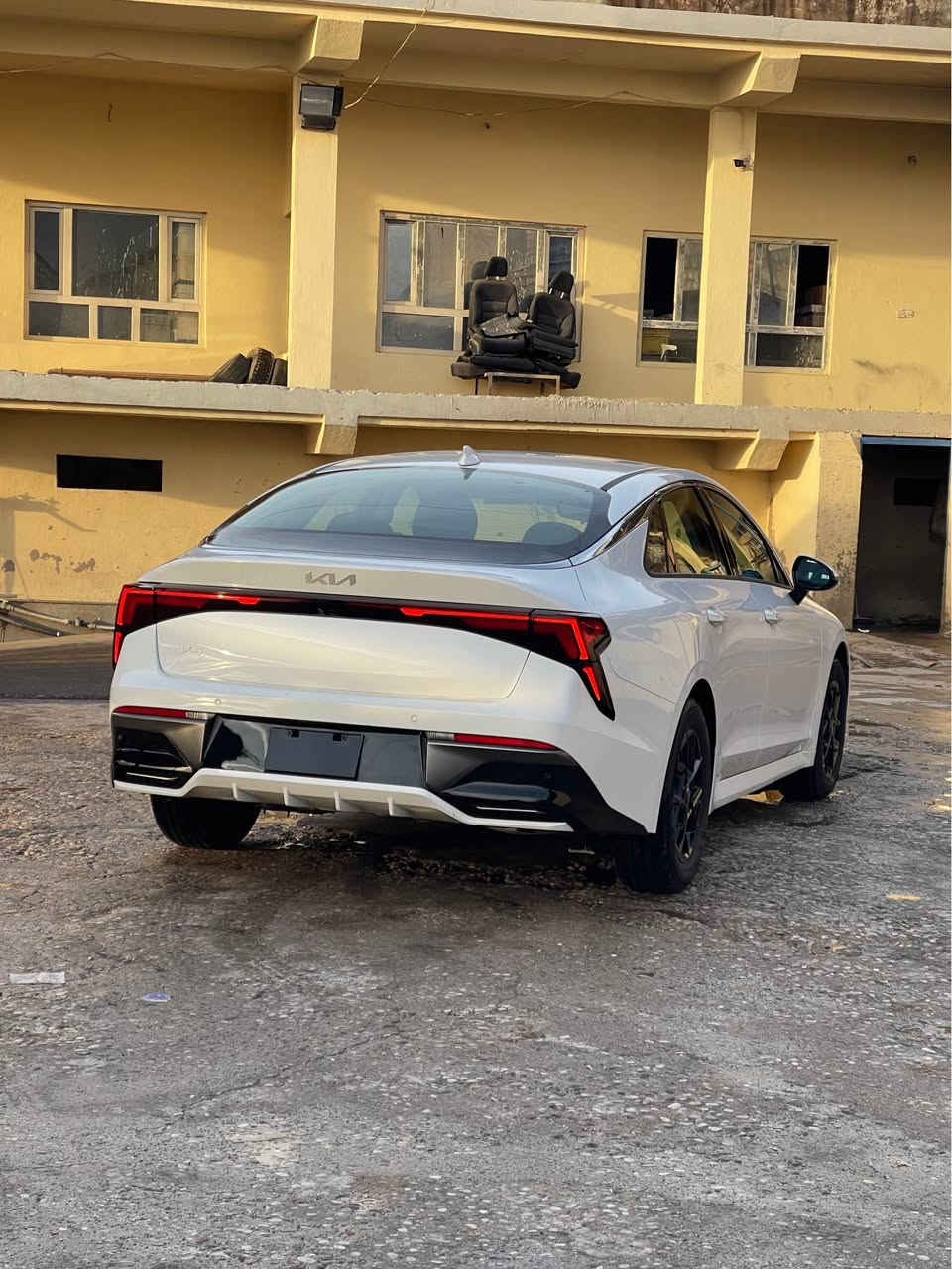 سلام عليكم ورحمة الله وبركاته 
KIA K5 2025 LXS
شكل جديد
فقط بنيد صبغ 
بدون دواخل و شاصي 
ايرباك ستيرن سستم شركة
ماشية 9 الف ميل
محرك 2.5L(4V) 
موصفات 
بصمة 
بريك بصمة 
ابواب بصمة 
تحكم ستيرن 
تحديد سرعة 
تبريد لمس 
گيج الكتروني 
شاشة كبير 
AUTO HOLD
AUTO OFF
صندوق شفت 
كاميرا رواية خلفية 
رادار خلفي 
رادار امامي 
رادار جانبي
سعر 188$ و بيها مجال 
*********** واتساب موجود أربيل, العراق
