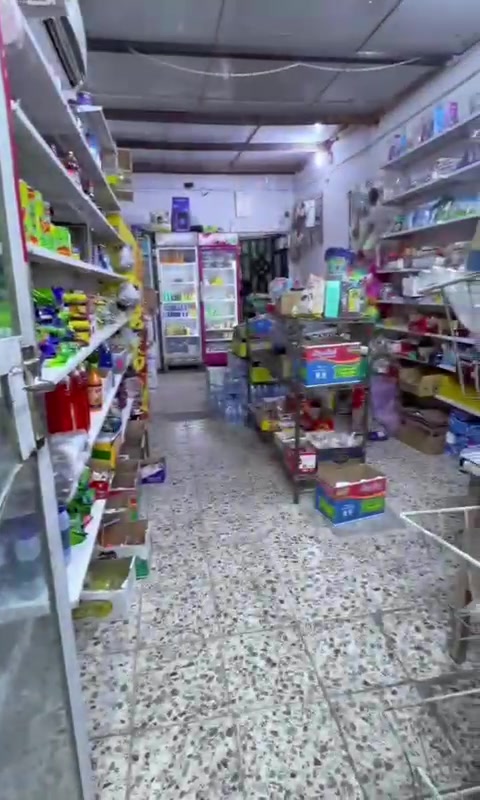 توفر بيت للبيع في حي الشرطة قرب شارع القائد وتقاطع محمد القاسم
المساحة 200 متر طابقين الأرضي
2غرفة نوم واستقبال مع صاله و مطبخ
وصحيات خارجية وداخليه مع محل
كبير الطابق الأول 2غرفة نوم مع صاله
وصحيات للاستفسار.
.0771 269 5833
