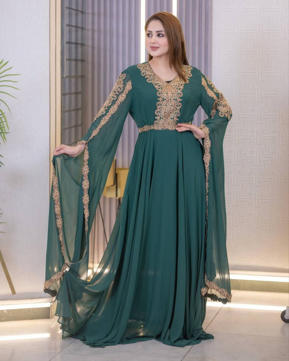 🪄🪄قفاطين مغربية تطريز حاسبة 🧵🪡
🪄🪄🪄🪄🪄🪄يتكون من قطعتين :- 
🪄 قفطان شيفون الأصلي 💯 + حزام
🎗️:- من وزن 60 الى وزن 110
🎨🎨 الألوان :- حسب الصور المعروضة 
💸السعر =  45 ألف دينار فقط


**إذا كنت صاحب هذا الإعلان وتريد حذفه لأي سبب، رجاءا أرسل رسالة إلى الدعم الفني**