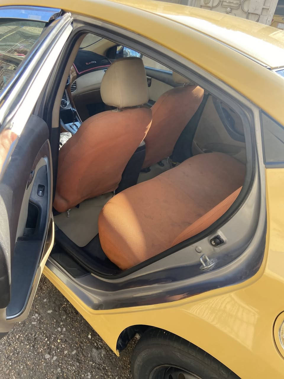 السلام عليكم النترا مضلع 2012 للبيع فول مواصفات فتحة تحكم استيرن اربع جهات شاشة كامرة تدفئة وتبريد مكينة وكير خير من الله رقم بغداد انكليزي السعر 97 وبيهة مجال حك الجية العنوان بغداد الكمالية للاستفسار الاتصال على ***********
