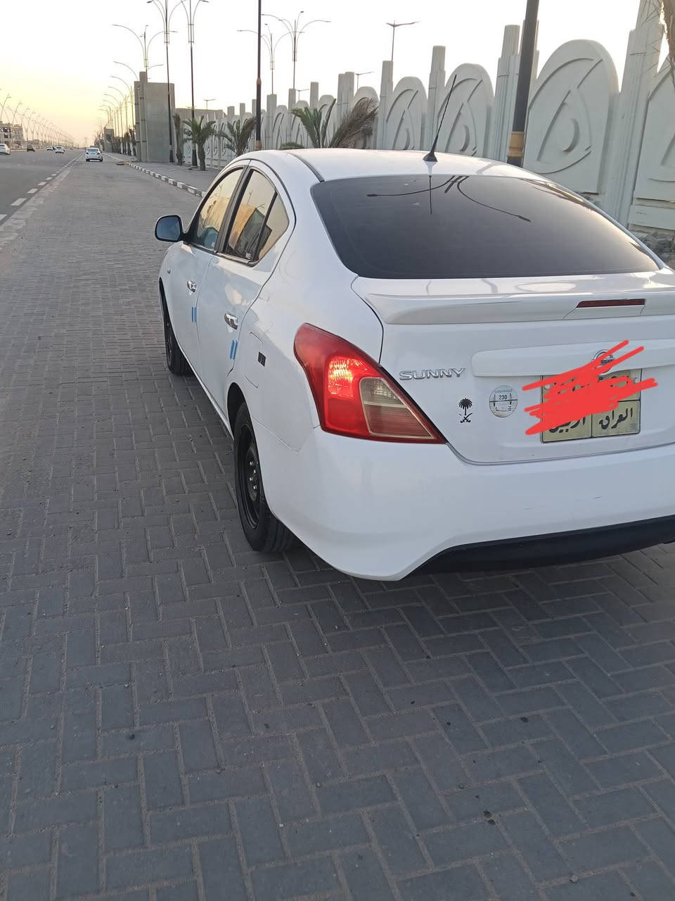 سلام عليكم من رخصت لادمن سياره نيسان صني هندي موديل 2022؛بيه مبدل ثنين بيبان وجاملغ بدون دواخل سنويته تنتهي 2027 كير مكينه حداديه تبريد كفاله سعر 93وهذا رقمي ***********
