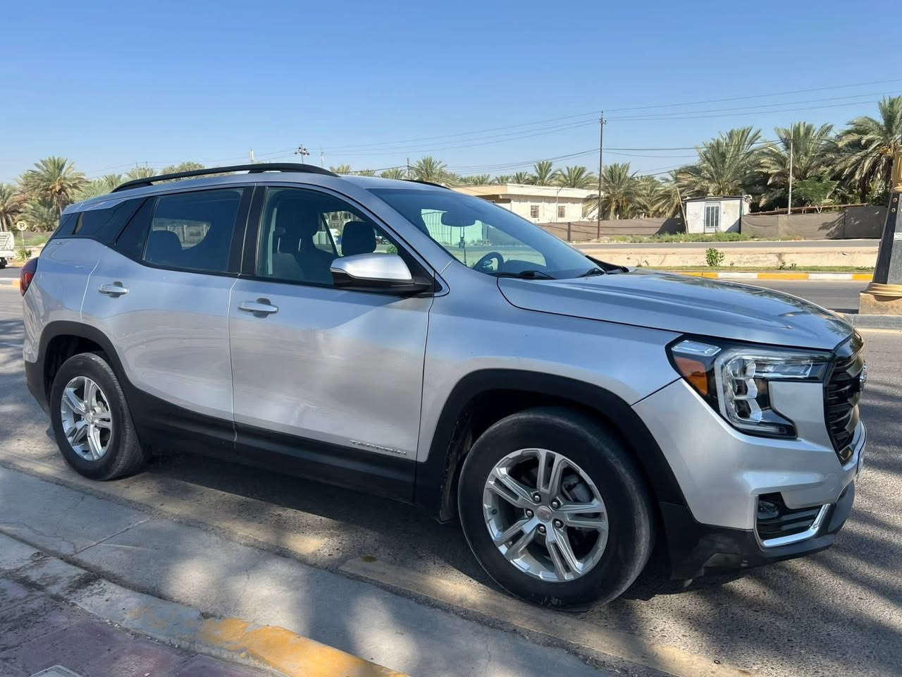 🔷السيارة : جي ام سي تيران SLE
🔷سنة الصنع :2022

🔷اللوحة : اربيل بأسمي 

🔶السعر : 165 ورقة وبيها مجال بسيط

🔷الضرر : جاملغ مبدل وبارد الباب عكس السائق. (صور الضرر مرفقة بالاعلان) وبيها طخة خفيفة بباب الجنطة واضحة بالصور 

__________________________________

🔷المواصفات:

🔹حجم المحرك 4 سلندر 1.5L توربو 

🔹عداد المسافة: 78 الف كيلو مو ميل

🔹رادار امامي وجانبي وخلفي

🔹فور ويل 

🔹تنبيه الخروج عن المسار

🔹كرسي السائق كهرباء

🔹تدفئة الكراسي الامامية

🔹ويل كب حجم 17 انج مع اطارات بحالة ممتازة

🔹لايتات LED بالكامل

🔹شاشه تحكم بالايعازات

🔹تحكم ستيرن جهتين

🔹بصمة ابواب وتشغيل وتشغيل عن بعد

🔹مع باقي المواصفات  

☎️ للاتصال او. واتساب *********** 

📍كربلاء المقدسه 

#GMC #TERRAIN #تيران
