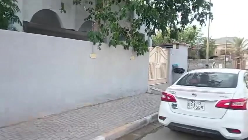 السلام عليكم 
بيت للبيع مساحه ٢٧٠ حي العسكري الفرع مقابل مدرسة تاج الدين الاستفسار 
***********
