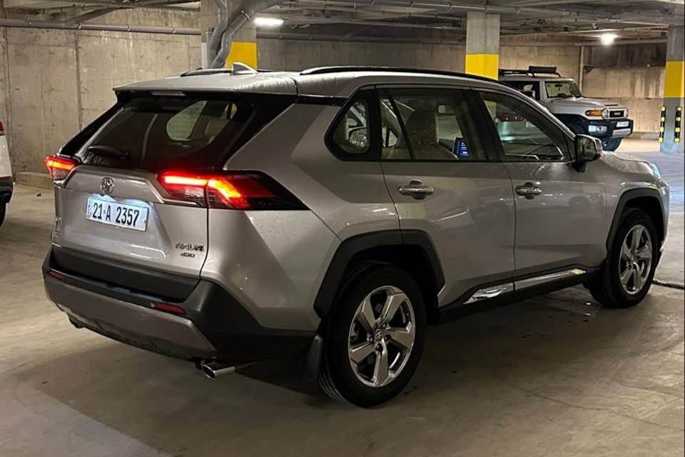 تۆیۆتا ڕاڤ4 2020 سفری شەریکەی  ساز 
90 هەزار ڕۆشتووە 
خۆم بە سفری ڕامکێشاوە یەك دەستە
مەکینەی 2.5 دەبڵ ئەکسل 
قەپات مواسەفات 
پانۆراما 
کوشن سارد 
شاشە دیجیتاڵ 
دەعامی بۆ دەعامی بەشەرت 
هیچ مەسرەفێکی تێدانیە 
لەسەر دەقی شەریکە ماوەتەوە 
کامل سێرڤسی بۆ کراوە لە شەریکە 

سـعـر : لە کۆمێنت داوابکە ڕاستەوخۆ بۆت دێت 📥 

گێر و مەکیەنەی بەشەرت 
هیچ کێشەیەکی تێدا نییە 

ژمارەی خاوەنەکەی 
***********
