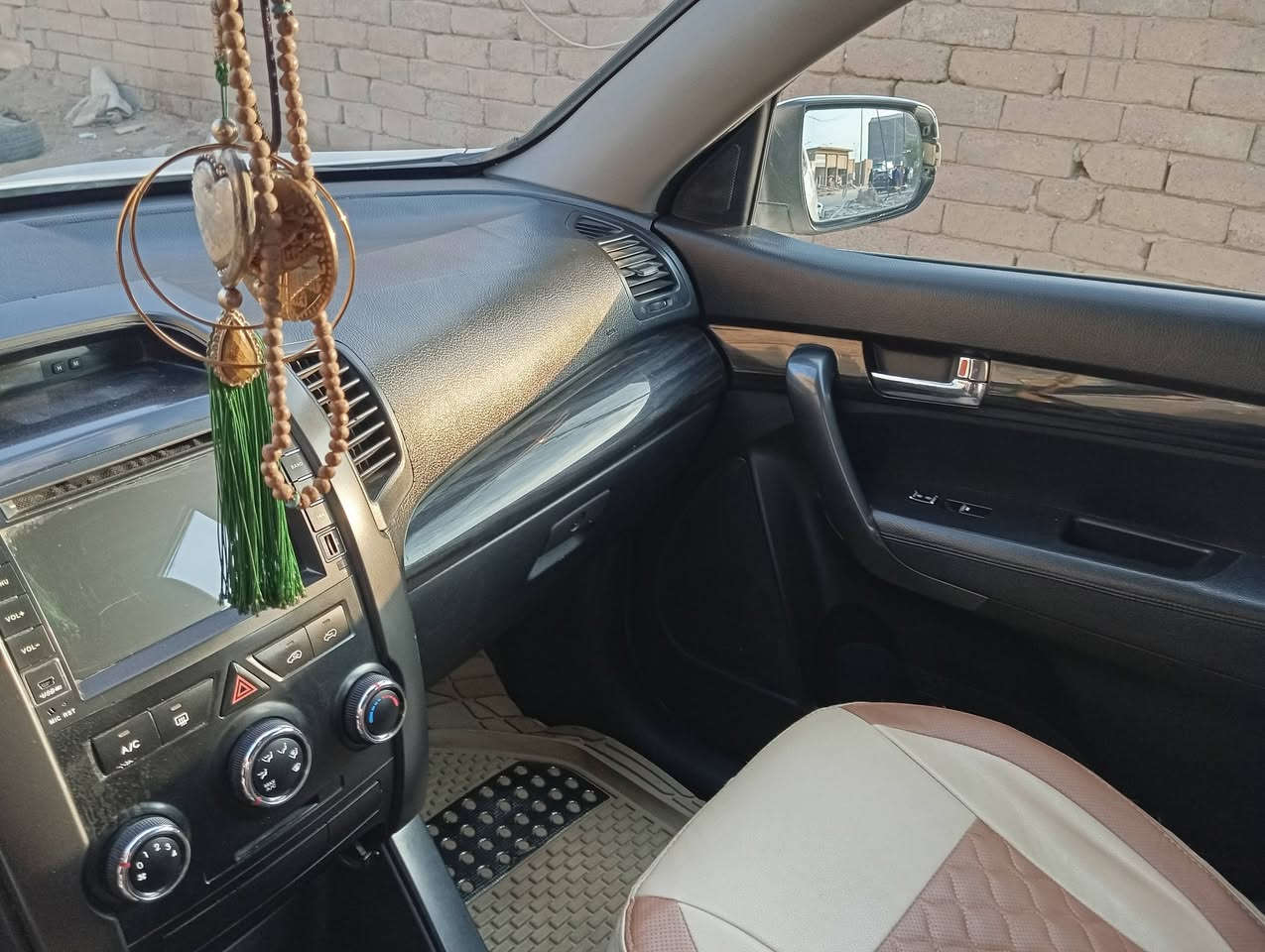 سورنتو ٢٠١٣ امركيه ٧راكب تحكم ستيرن جهتين حساسات خلفيه مكينه ٦ اشاير بلمري سياره جديده مامتعوبه مال بيت ضربتهه خفيفه بس مدكر الكدام *********** ناصريه مركز
