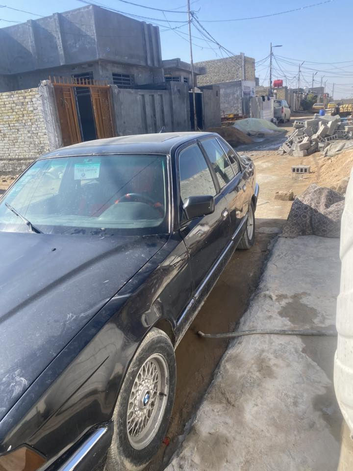 سلام عليكم بي ام للبيع مديل 93 حجم 730 كيره عايز اكلجات بس سعر 45 اوبيه مجال ***********
