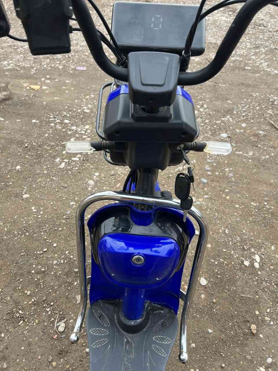 بايسكل شحن للبيع جديد ٢٠٢٥ ابو البوري ٥ بطاريات جدد كلة شغال مابي اي نقص تايرات جدد لايت عالي ناصي سرعة ٩٩ السعر ٢٧٠ بي مجال العنوان ديالى ابي صيدا ***********
