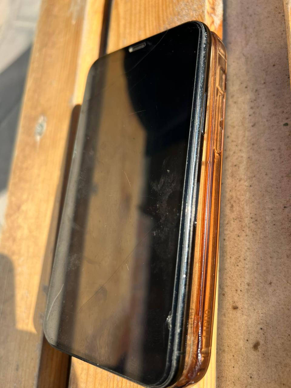 السلام عليكم ايفون 11 برو نضيف  للبيع
بطاريه 72  ذاكره مالته 256 لا مفتوح ولا مبدل شي نضيف فو السعر 350 بكاني بغداد مدينه الصدر


**إذا كنت صاحب هذا الإعلان وتريد حذفه لأي سبب، رجاءا أرسل رسالة إلى الدعم الفني**