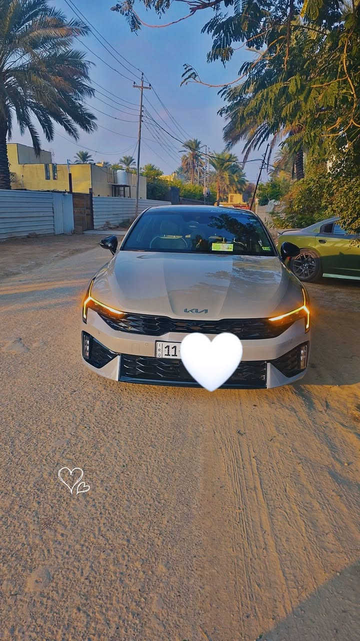 كي5
GT موديل ٢٠٢٥ محرك ٢٤٠٠ تنفس طبيعي
رقم بغداد باسمي السعر ٢٣٠ وبي مجال
كل الايرباكات سليمه
حادثها بنيد سطحي ومبدل فقط وبيها صبغ شبر بالتكمه أثر تحميل
لون اسمنتي مميز //فول  مواصفات للأخير  أعلى مواصفات ب كي 5
سونارها موجود
مكاني بغداد(***********)
