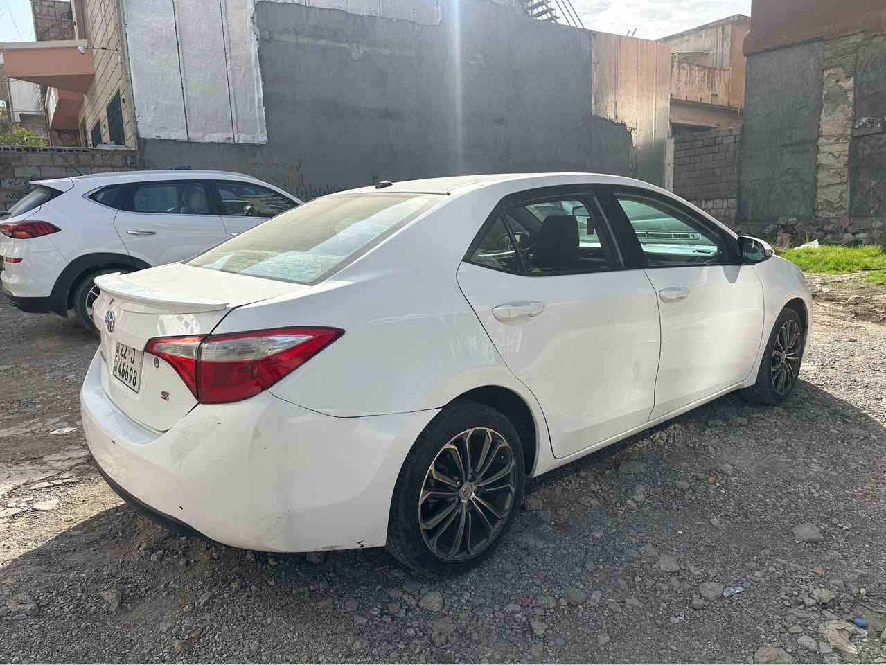 ٢٠١٦ سپی سپۆڕت 
بادڵشەفت و دوگمەی سپۆڕت بیلاد 
١٢٠ هەزار ڕۆشتوە 
سەنەوی تا ٦/٢٠٢٨ تازەیە 
دووچەمەڵەخی دواوە بۆیاخە سنوق گۆڕاوە بە بیلاد 
ناوی گرتوە
پەڵەیەک کارتیشی هەیە پێشی کەپسە 
گێڕ و مەکینە نەکراوەتەوە و کارەبای و تەقەوڕەقە بە شەرت 
***********

*********** السليمانية, العراق
