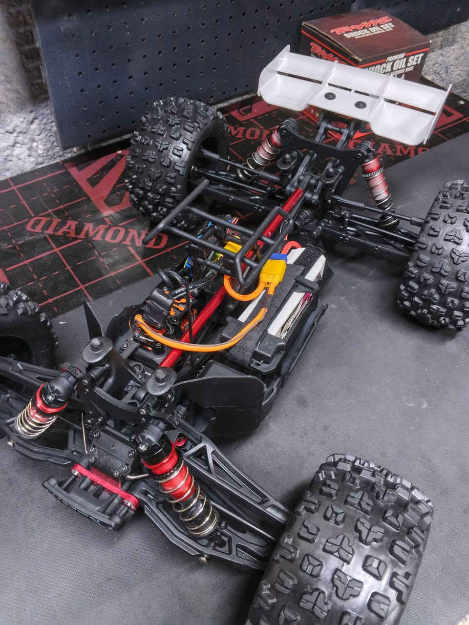 السلام عليكم للبيع arrma kraton V5 1/8السياره نضيفه مسويلها سيرفس كامل السعر 650 الف


**إذا كنت صاحب هذا الإعلان وتريد حذفه لأي سبب، رجاءا أرسل رسالة إلى الدعم الفني**