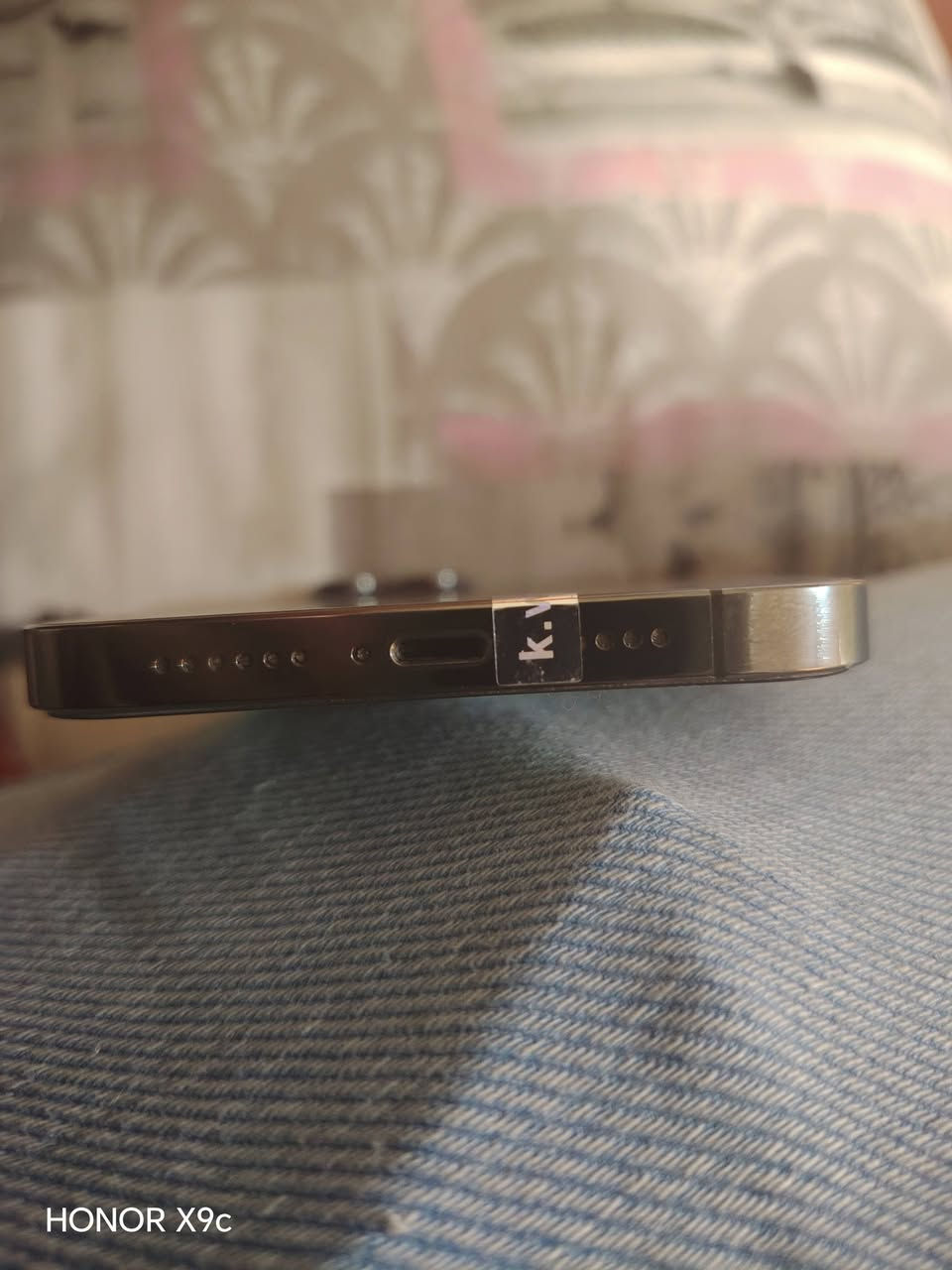 ايفون 13 برو ماكس
ذاكرة 256 نضافة فوول الجهاز لگطة.. 
لون فيلي شريحة وحده 
فيس ايدي شغال كلشي شغال.. 
سعر 700..  مكاني الرشاد 
تواصل واتساب 
***********
