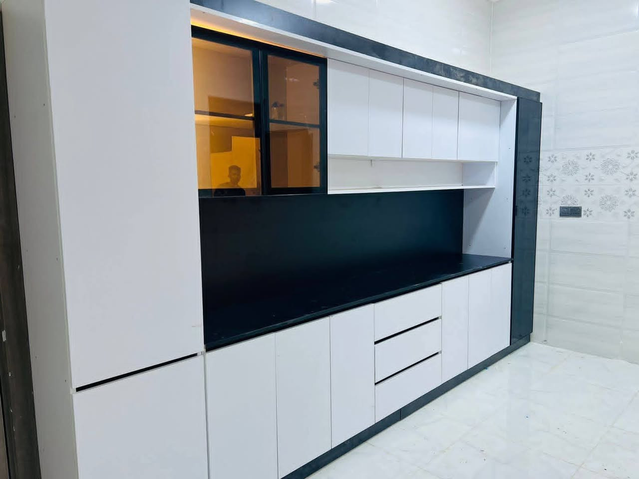 ✨ مطبخ تركي بتصميم ملكي وألوان راقية ✨
🔹 الطول: 3 متر
🔹 سنك: متر ونص
🔹 الكاونتر: لون كريمي بتصميم ملكي فاخر
💰 السعر: 850 ألف دينار فقط

✅ خامات تركية عالية الجودة
✅ تصميم أنيق يناسب جميع المنازل
✅ تنفيذ بإتقان وتشطيب فاخر
🚚 توصيل مجاني إلى جميع محافظات العراق

📩 راسلنا الآن واحجز مطبخك قبل نفاد العروض للحجز ***********
