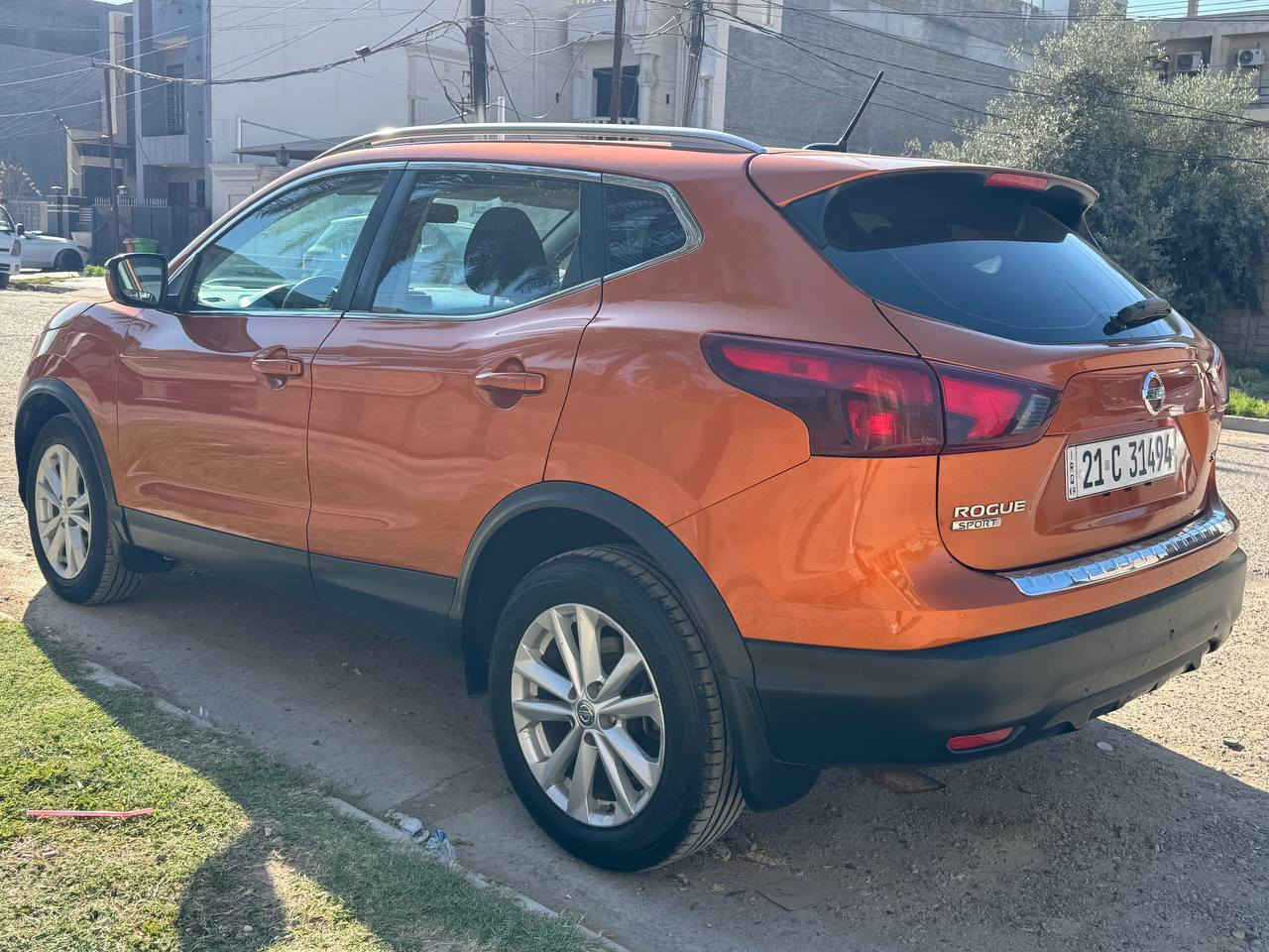 للبيع نيسان روج ٢٠١٧
بيها بس البنيد مرشوش كما موضح بالسونار بدون أي دواخل 
مواصفات SV
كير محرك كهرباء حداديه كلها كفاله وجاهزه وعلى وضع الشركه 
رقم سليمانيه بأسمي تحويل مباشر قبل ٥ أيام جددت السنويه
السعر ١٣٩ ترهم مراوس حسب القناعه 
مكاني بغداد حي الجامعه

***********
