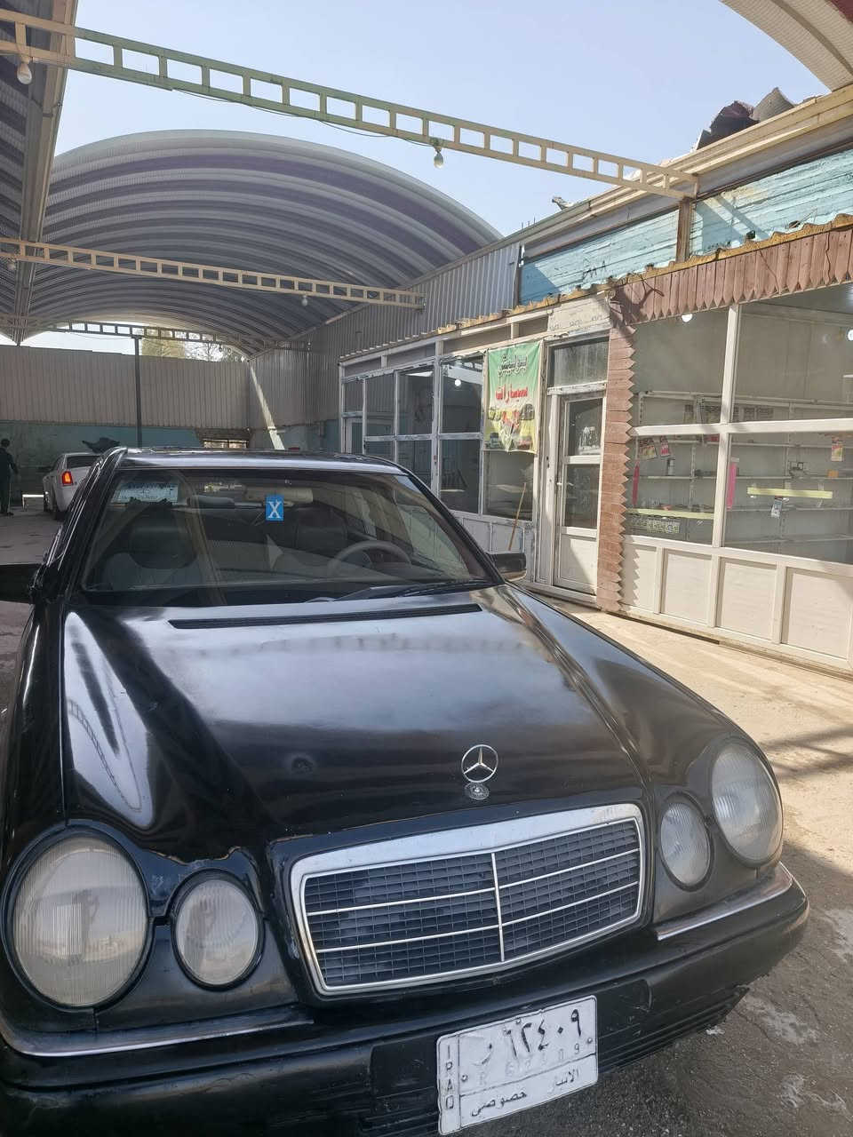 السلام عليكم إخوان رمضان كريم مارسدس لون اسود مديل ٩٨ سياره جاهزه من كير محرك حداديه ٧٥ بل ميه سياره جاهزه من كلشي محرك ففتي ٣٠٠٠ معدل وشلعه كلش حلوه مالك السياره جيراني كبل اوجهك ويا مالك إذا تريد بيع أو مراوس بملكه بس وكالة ما مدفوع كمركه سعر سياره ٥٥ وبيه مجال مكان بابل القاسم ***********
