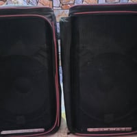 زوج سماعات RCF • حجم 915 • نضاف