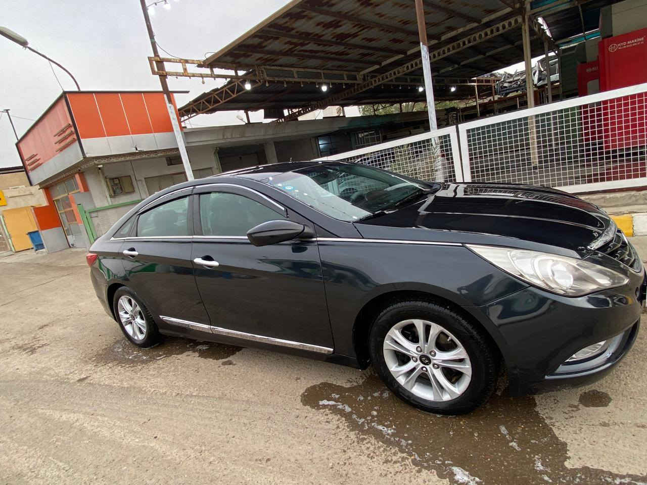 يالله السلام عليكم 
البيع هونداي سوناتا ٢٠١١ امريكي
كير مكينه حداديه تخم تاير جديد كهربائيات كوله كامله تبريد ثالج    السياره خير من يم الله جاهزه بيهاحدثها جملغ امامي والباب مصبوغه عام
اثر جراد رقم بغداد تحويل مباشر بسمنه
المكان بغداد الدوره
السعر ٨٨ وبيها مجال قليل
***********
