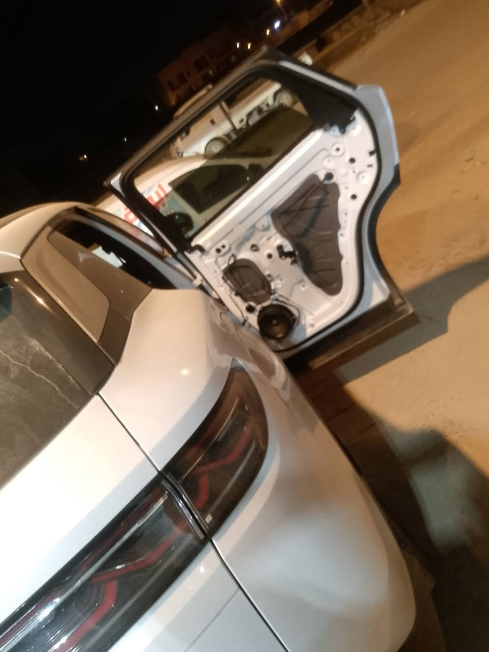 السلام عليكم زبائنا الكرام
عرض خاص بمناسبة حلول السنة الجديدة سنة خير يارب

تبديل زجاج خلفي مظلل بي واي دي 

اصلي وكالة مع الضمان 

يتوفر لدينا جميع زجاج بي واي دي 

العرض يشمل التوصيل والشد مجاناً داخل بغداد 🏍️

توصيل لكافة محافظات العراق

***********ابوفهد
