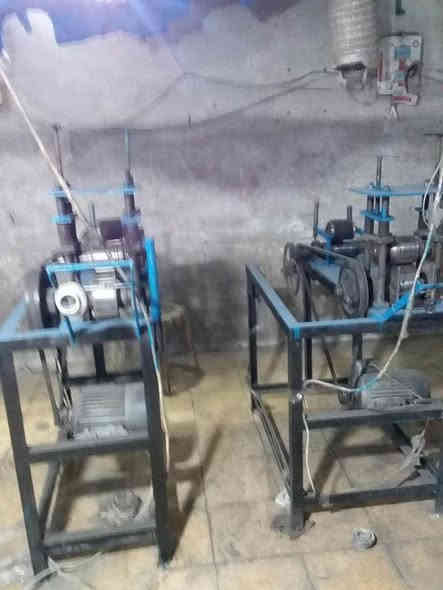 السلام عليكم لدينا مكائن صناعة الجلافات المعدنيه بحاله ممتازة يتكون الخط الانتاجي من ماكنة سحب واثنان ماكنة غزل مع الاقراص بسعر 30ورقه للاستفسار الاتصال على الرقم ***********
