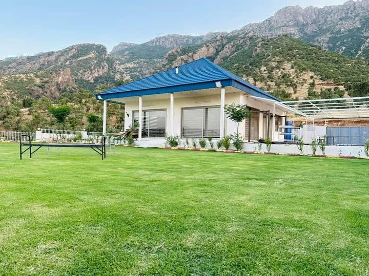 ‎🏘 مەزرەعە بۆ فرۆشتن 
‎لە شەقلاوە  - سپيگرە رووبەری ( 1250) مەتر  
‎پێكهاتووە لە  يەک ژووری نوستن و هۆڵ و مطبخ و ئاو و کارەبای خۆی هەيە شوێنێکی بەرز و خۆشی هەيە 
*********************** 
‎🏘 مزرعة للبيع في شقلاوه - سبيکرە مساحة (1250)م 
‎بيها 1 غرف نوم و صالة والمطبخ بيها ماء والكهربا
*******************

‎💰 بۆنرخ و زانیاری زیاتر پەیوەندیمان پێوە بکەن:‏
☎️ : *********** WhatsApp + Viber + Call
 _____________________________________
‎ئەزموونێكی پڕ لەمتمانە:: ‎✅ #_عەقارات_باغی_ئاژگە

‎ئەگەر هەرموڵکێکت خانوو_دووکان _مەزرەعە هەیەـــ بینێرە بۆ پەیجەکەمان ئێمەش بڵاوی ئەکەینەوە بە باشترین و جوانترین شێواز ریکلام بۆ مزرعە و ڤیلا بی بەرامبەر
