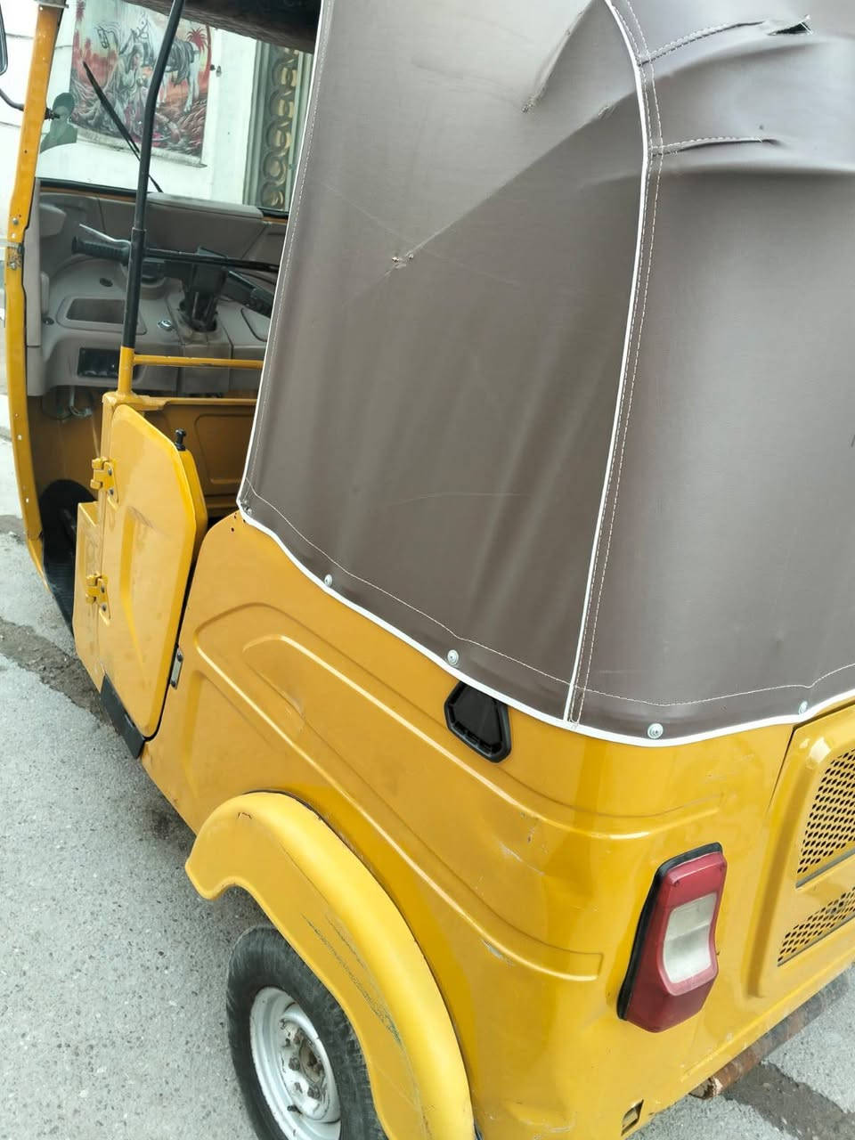 السلام عليكم تكتك للبيع 2021 مرقم بغداد وسنويه تجي وتشوف مكينتها خير من الله 
 لاتصال  ***********
