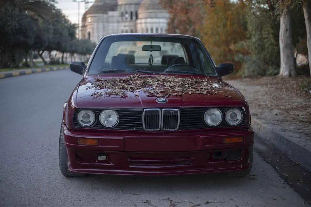 السلام عليكم
BMW 316 اصل زعرة
كير عادي جاترك نمرة طويلة 
مكينة اربعة فل شرط
رقم نينوى جديد(سنوية- هزة - فحص -شرعي موجود)
سيارة صبغ بلادي ممصبوغه ومابيها قطرت معجون وبدون خياس
 كهربائيات شغاله كاملة 
رقم.  *********** واتساب

