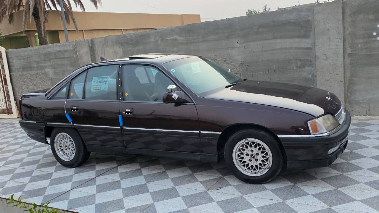 السلام وعليكم اوبل او ميكه موديل 1991 رقم بغداد الانكليزي مكينه وكير خير من الله صدر امامي خلفي جديد تخم تاير باتري جديد كهرباياته كله شغاله سياره مال جناي متعوب عليهه خير من الله. صبغ جماليه فقط تايرات تخم سبير كامله مناقصهه شي تحويل مباشر. بلخير لل ياخذهه. #***********
