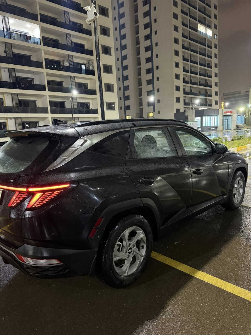 توسان 2023 أمريكي حادث بسيط سطحي ربع البنيد وربع جاملغ (( بدون دواخل ))
حادث كلش بسيط وسياره كلش جديده 
ماشيه فقط 17 الف اخت الزيرو بدون شخوط بدون رصعات حلوه سياره 
فوول عدا البانوراما بيها كرسي كهرباء صندوك كهرباء كراسي تدفئه بصمه وتشغيل عن بعد عنواني المنصور 
سعرها 175 ورقه وبيها مجال للشراي
*********** محمد
