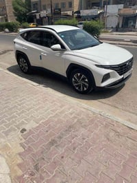 من رخصت الادمن.. توسان 23 خليجي مكفوله عدا رصعه بسيطه بالجاملغ الايسر....