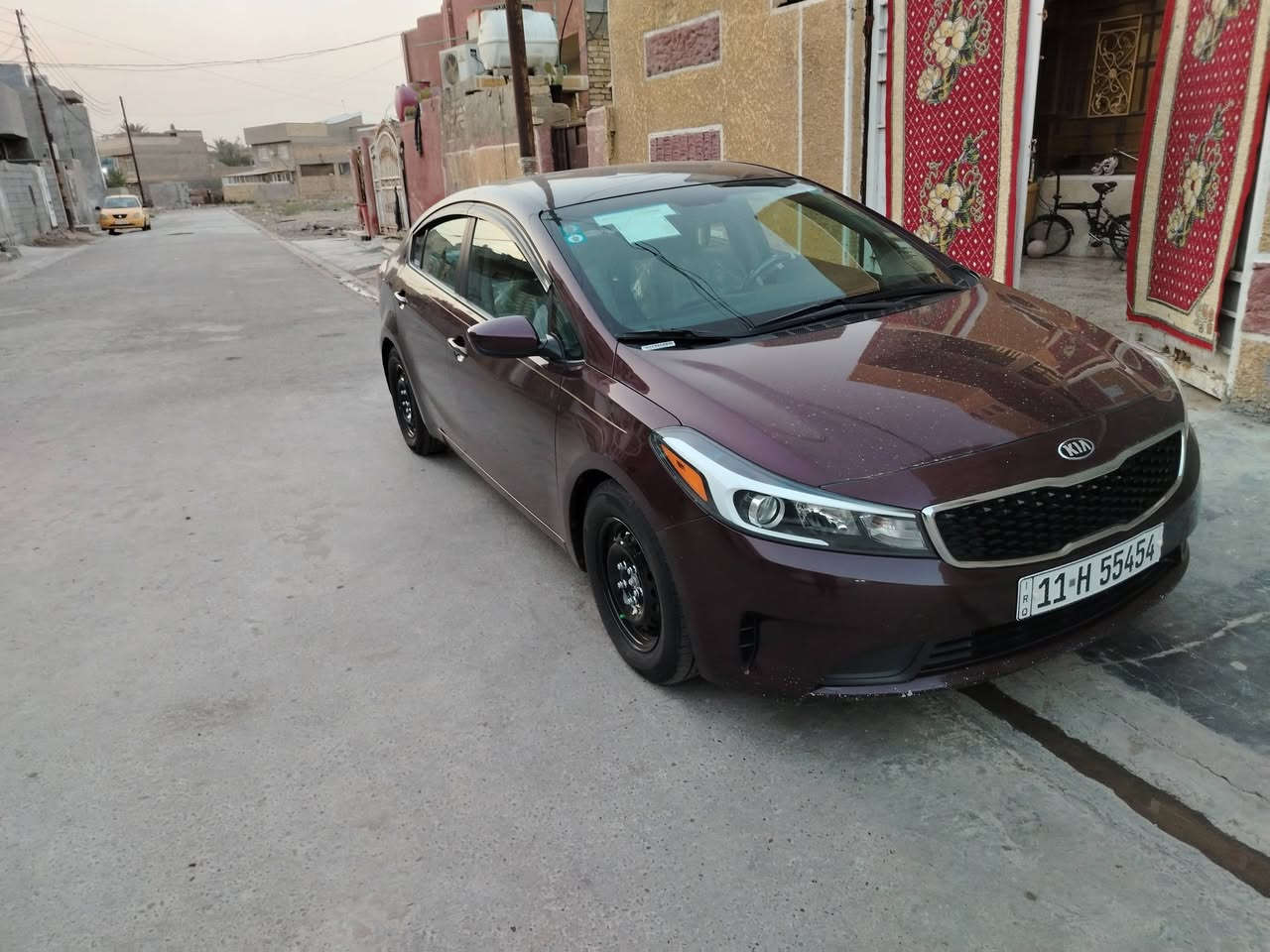 السلام عليكم للبيع كيا فورتي موديل 17 بدون حادث ليبل واحد بيها صبغ صفحة اليمن من امريكا كير عادي ماشيه 45 الف حقيقي ع وضع الشركه كفاله من كلشي جديدة كلش للأستفسار ***********
