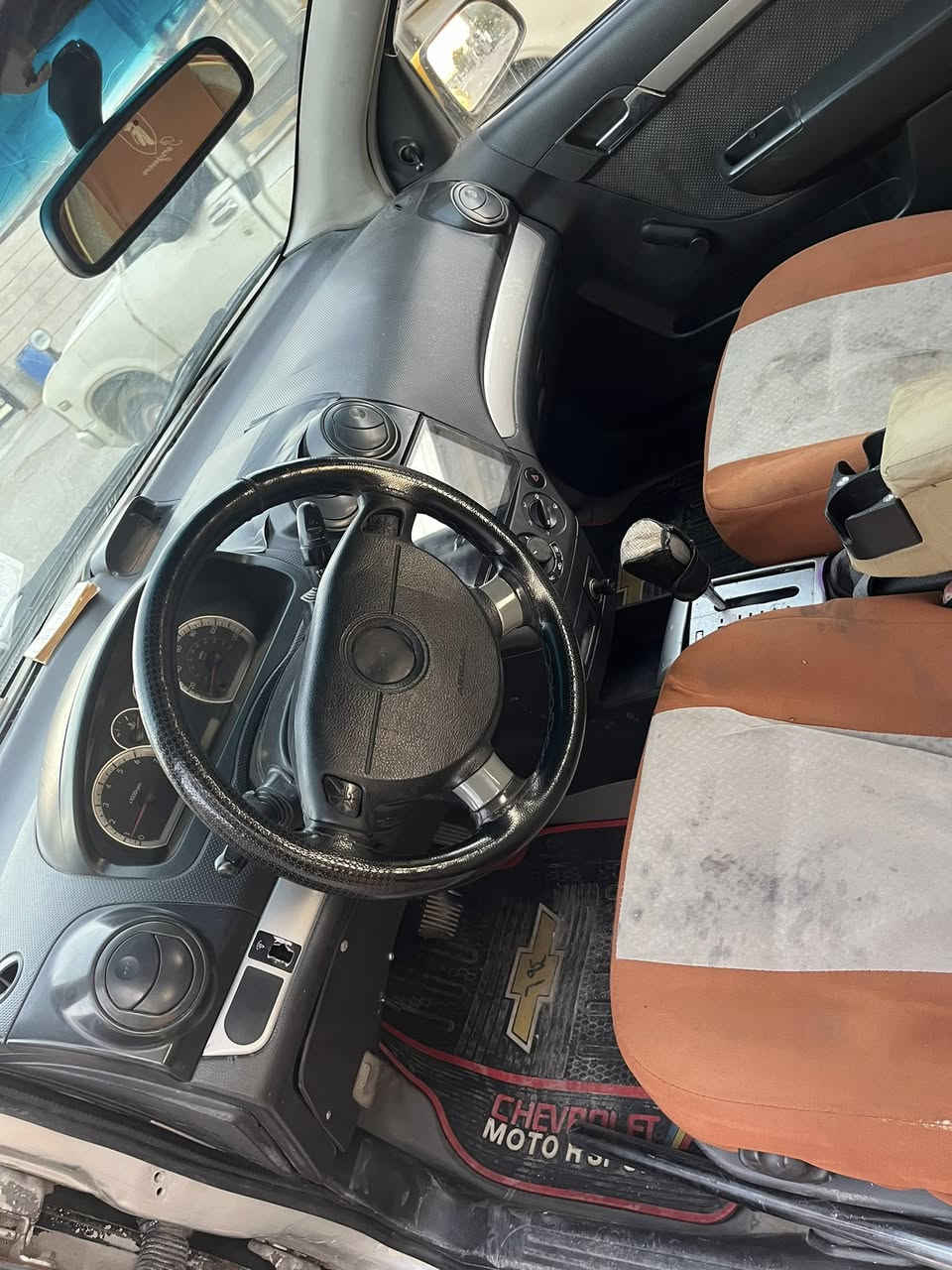 السلام عليكم افيو موديل 2008سياره كير محرك خير من الله كير اوتماتيك تبريد تدفئه شاشه كهربائيات كامل شغاله سمعات بلاديه السعر ٢٢$وبي مجال العنوان كركوك ***********
