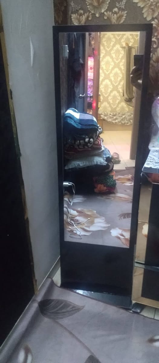 السلام عليكم غرفه للبيع كامله داخل مجمع بسمايه السعر 700


**إذا كنت صاحب هذا الإعلان وتريد حذفه لأي سبب، رجاءا أرسل رسالة إلى الدعم الفني**