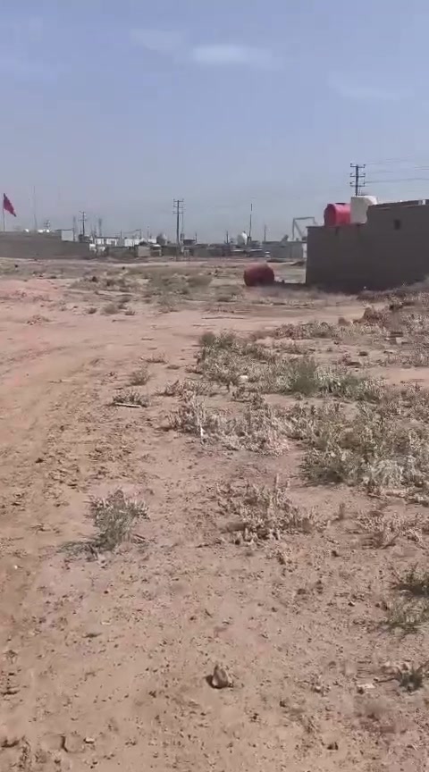 السلام عليكم قطعه ارض للبيع مساحتها 740 متر مقابيل عمود 498 للاستفسار ***********
