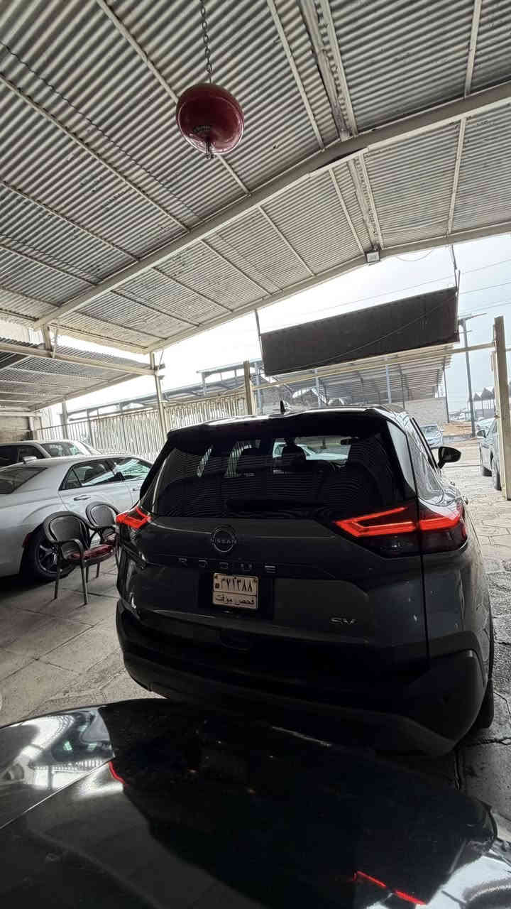 سلام عليكم نيسان روج 2023  للبيع ضرر جاملغ ربع بوند ايرباك فقط ستيرن سيارة كلش حلوة ونضيفة تترقم كل المحافضات السعر 179 وبيها مجال للتواصل *********** واتساب بي
