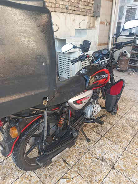 بوكسر موديل 23 مرقم مجفتهه مره وحده اي نقص مابيهه كلشي كامل تجي تشغل وتطلع كبل مكاني بغداد الشعب سعر مليونين وبيهه مجال حك جية رقمي ***********
